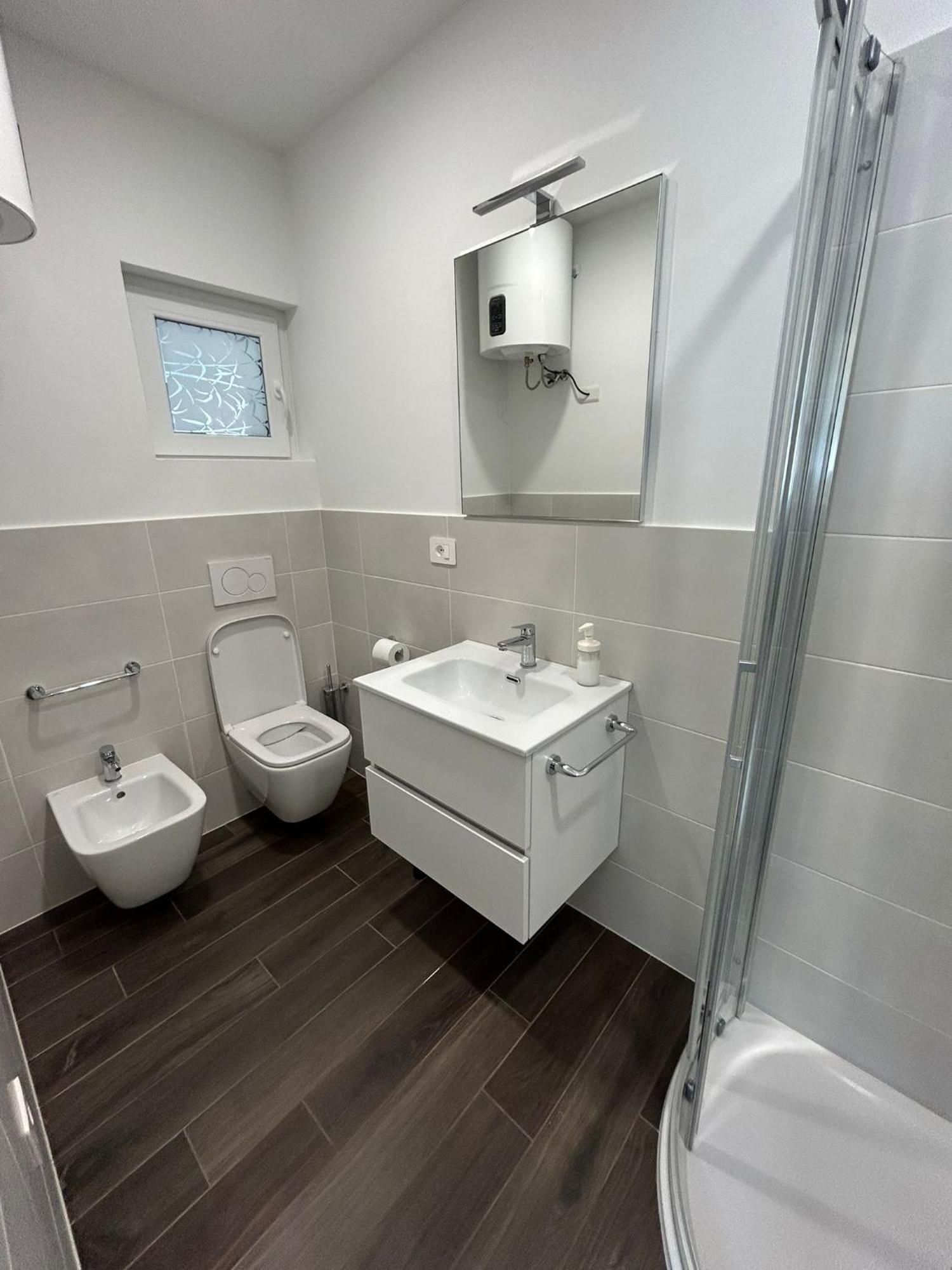 Lake Home Apartments Lipomo Екстер'єр фото