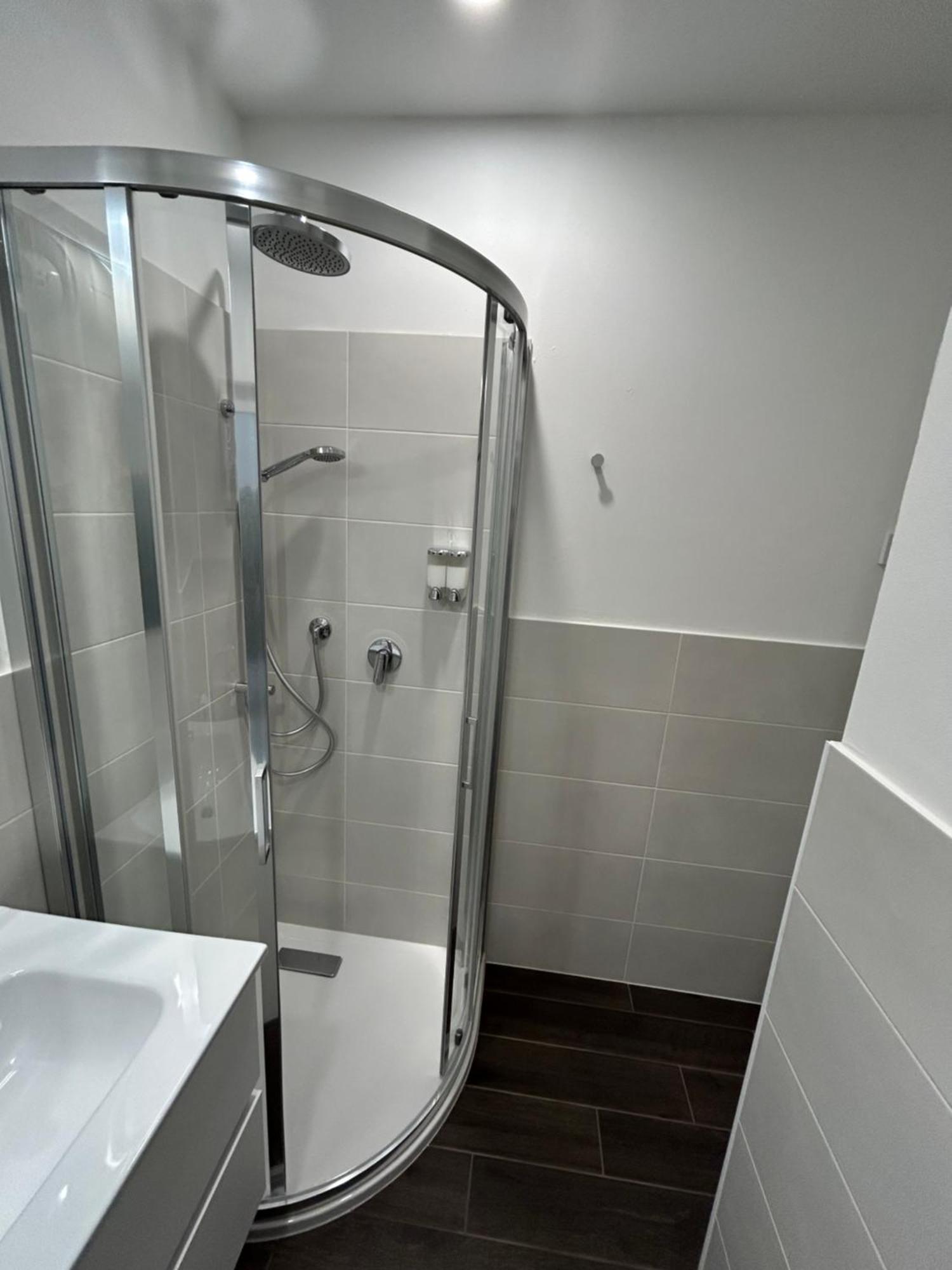 Lake Home Apartments Lipomo Екстер'єр фото